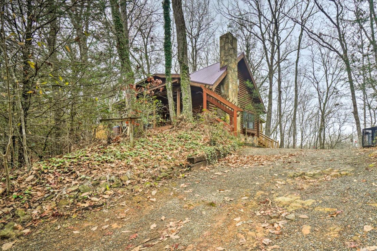 Log With Hot Tub And Mountain Views! Holiday home *