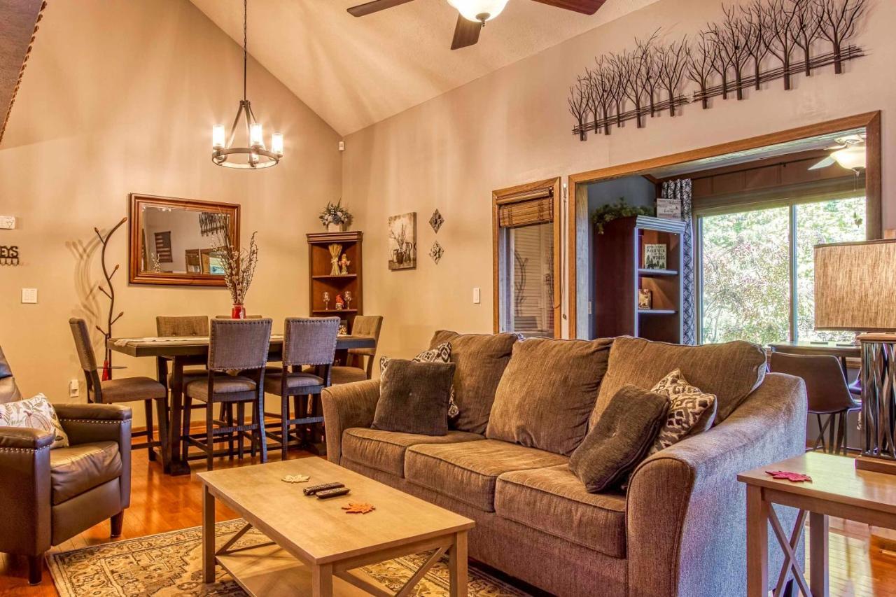 Cozy With Mountain Views Near Skylift Park! Gatlinburg
