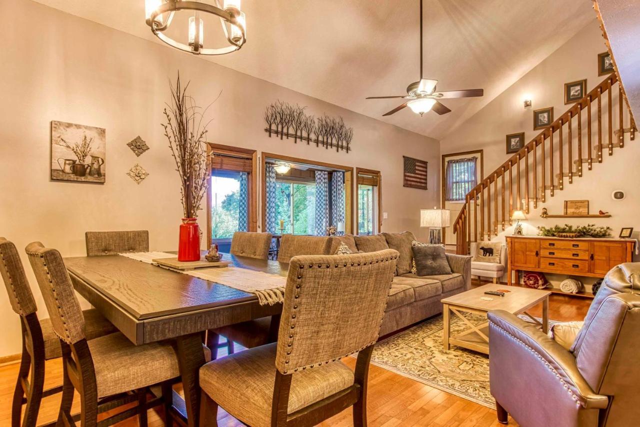 Holiday home Cozy With Mountain Views Near Skylift Park! Gatlinburg