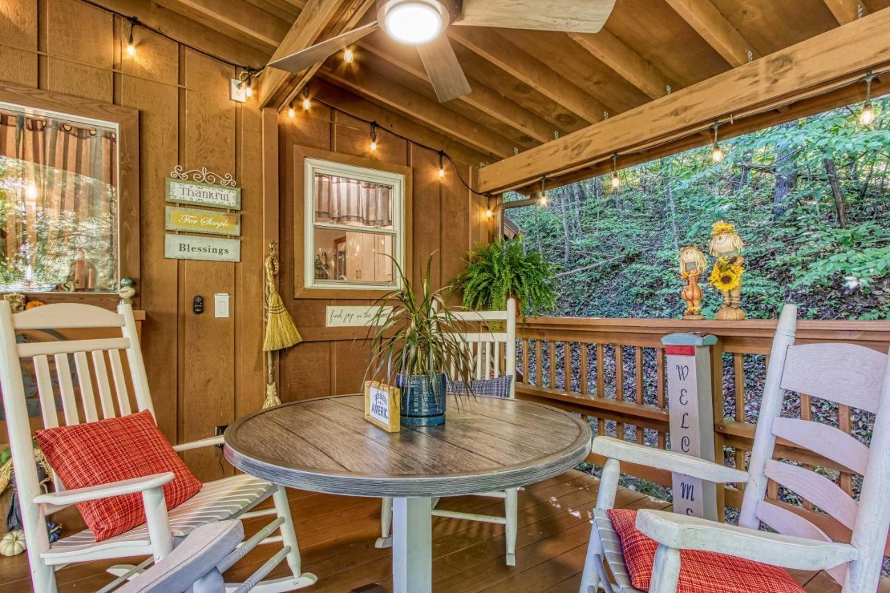 Cozy With Mountain Views Near Skylift Park! *