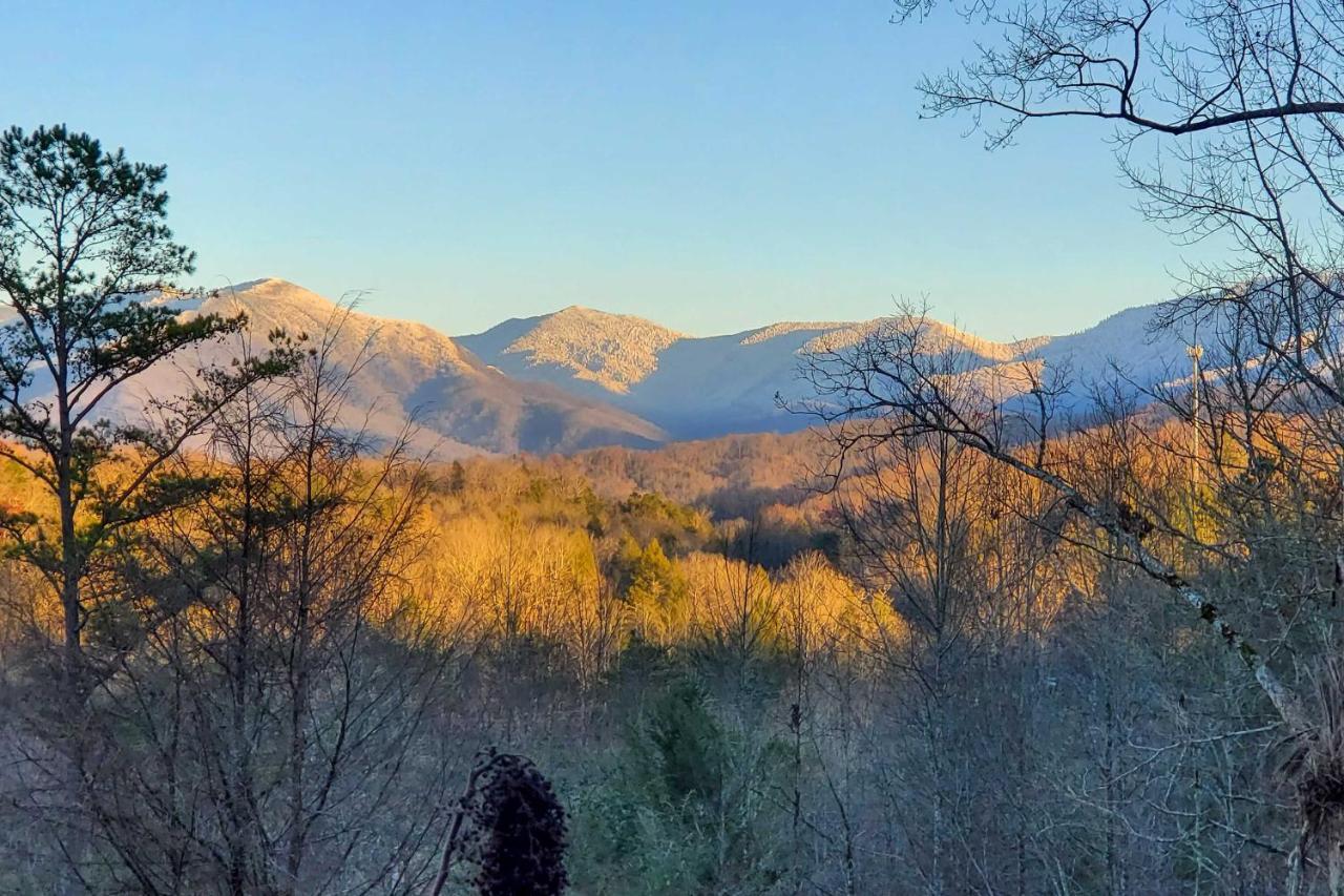 Cozy With Mountain Views Near Skylift Park! Holiday home Gatlinburg