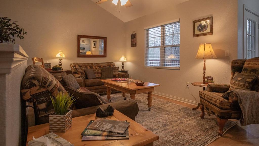 Sasquatch A Sleeps 12 Holiday home Gatlinburg