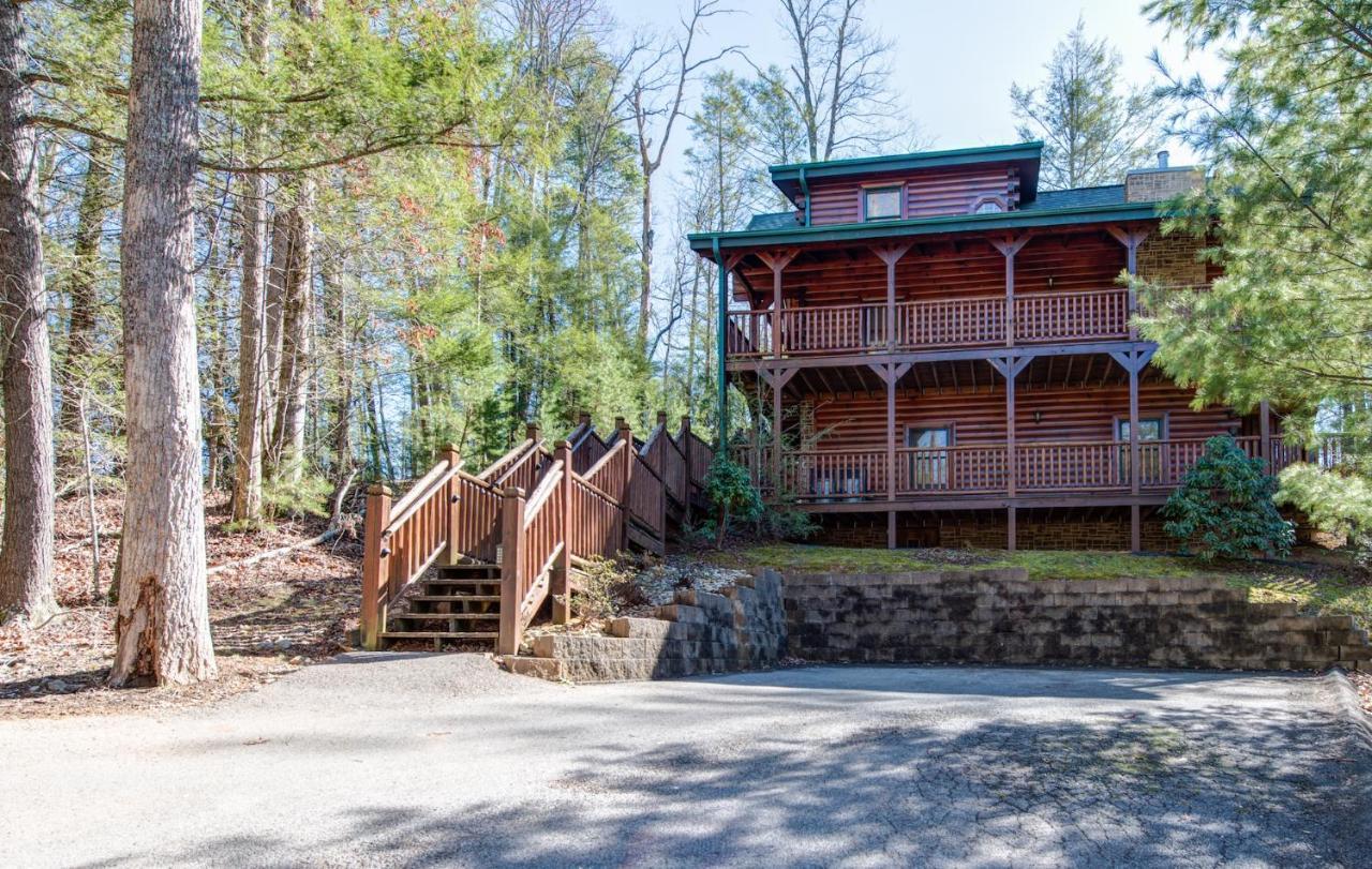 Hemlock Manor * Gatlinburg
