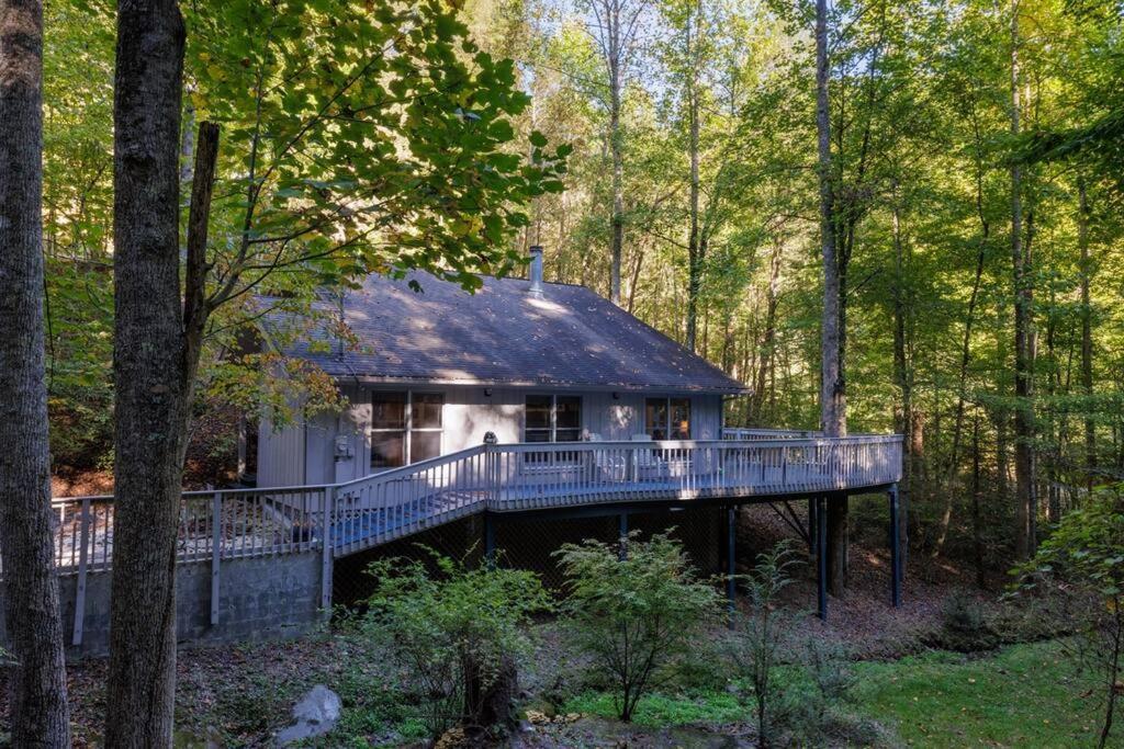 Holiday home Misty Mountain Hop - Cobbly Nob Cabin With Hottub, Fast Wi-fi, Privacy, Pool *