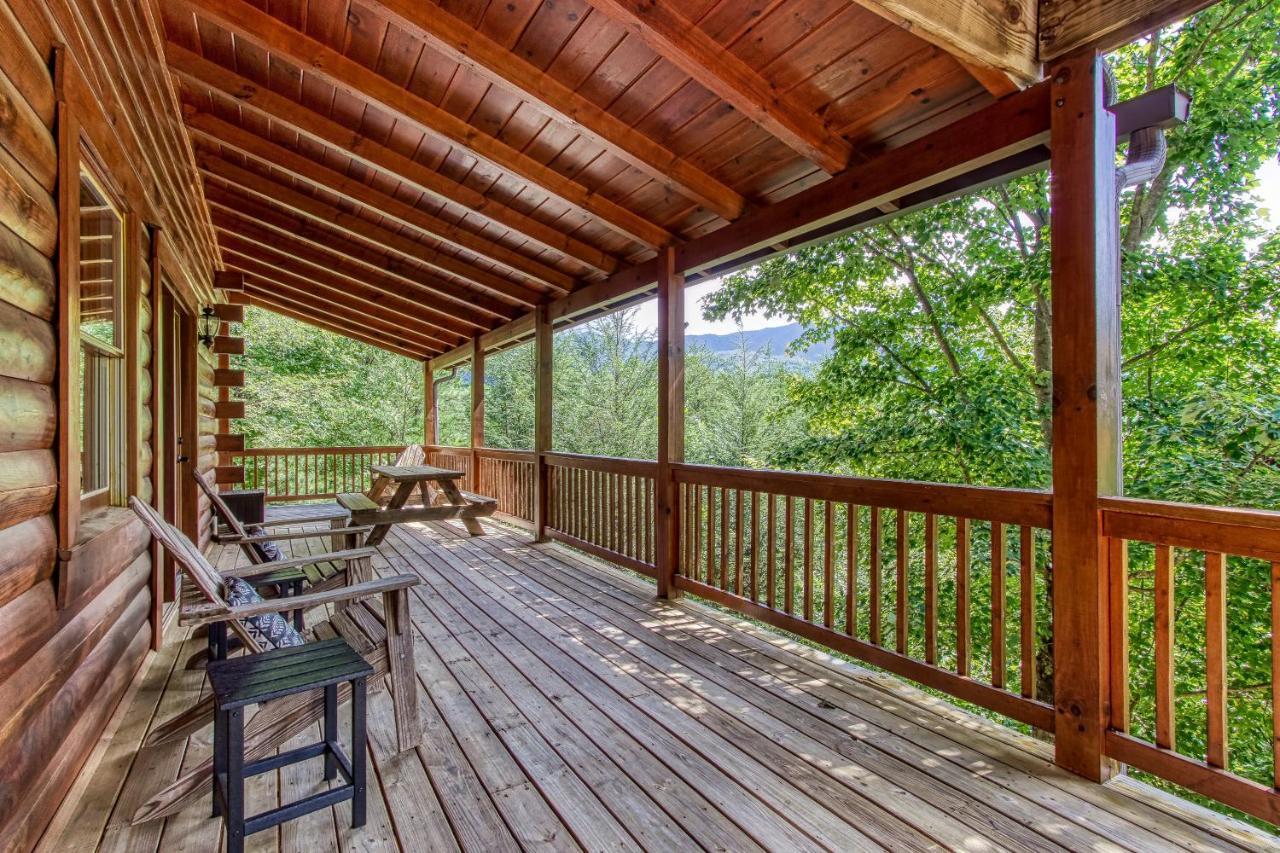 Mountain Jewel, Hot Tub, Theater Room, 1089 Free Tickets Each Paid Day, Dollywood And More! Holiday home *