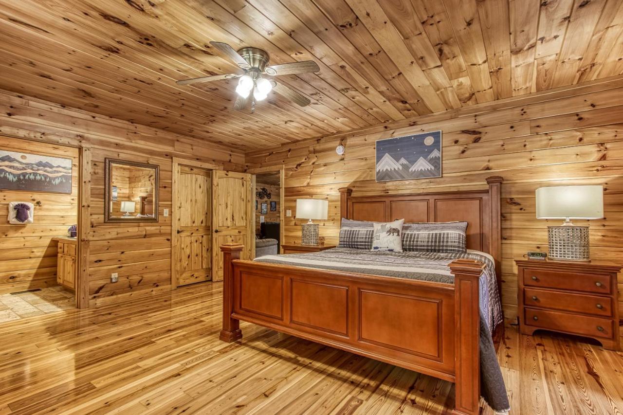 Mountain Jewel, Hot Tub, Theater Room, 1089 Free Tickets Each Paid Day, Dollywood And More! *
