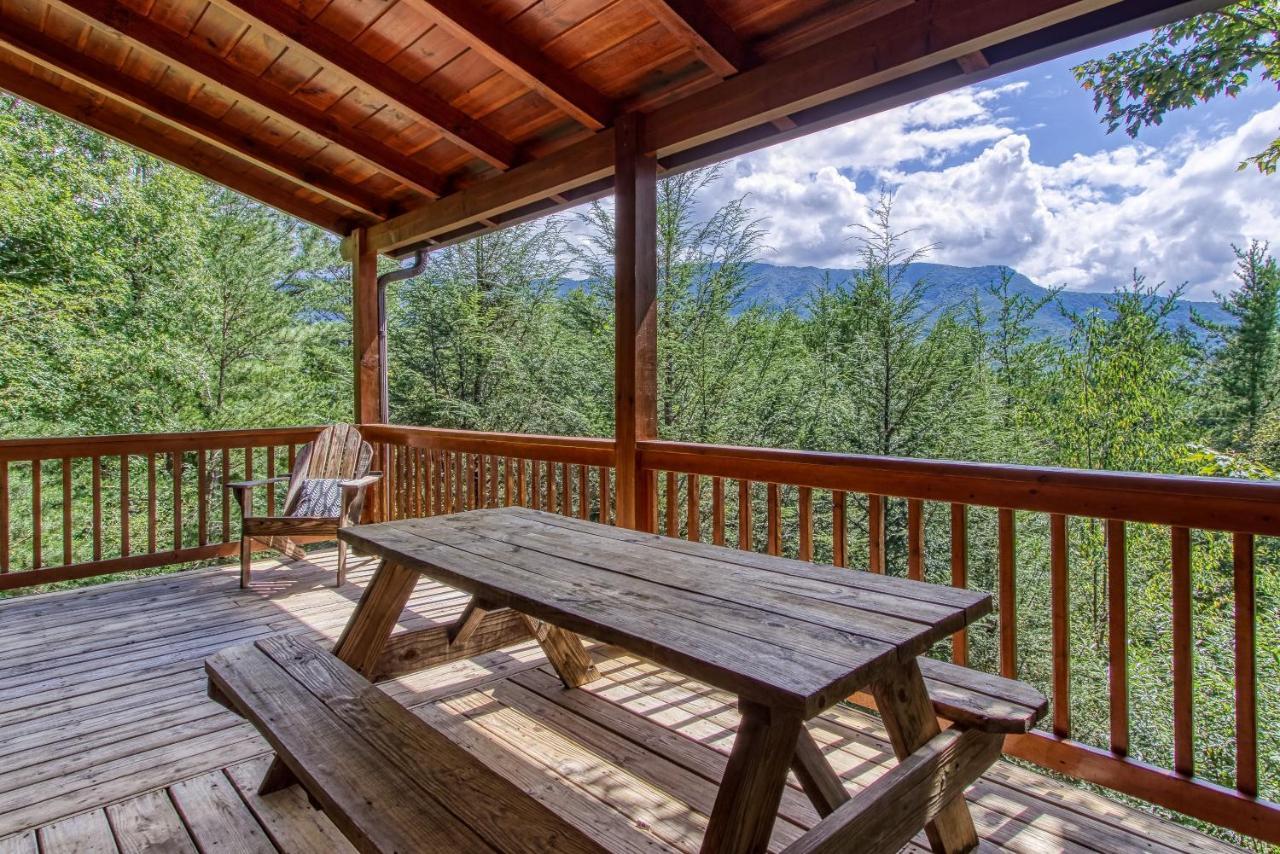 Mountain Jewel, Hot Tub, Theater Room, 1089 Free Tickets Each Paid Day, Dollywood And More! Holiday home Gatlinburg