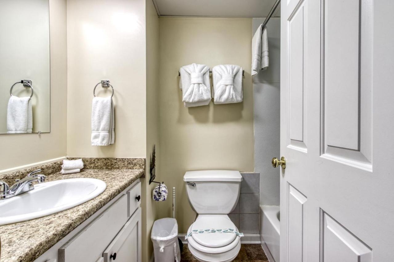 Towers Unit 501 - Great Location! Close To Town! *