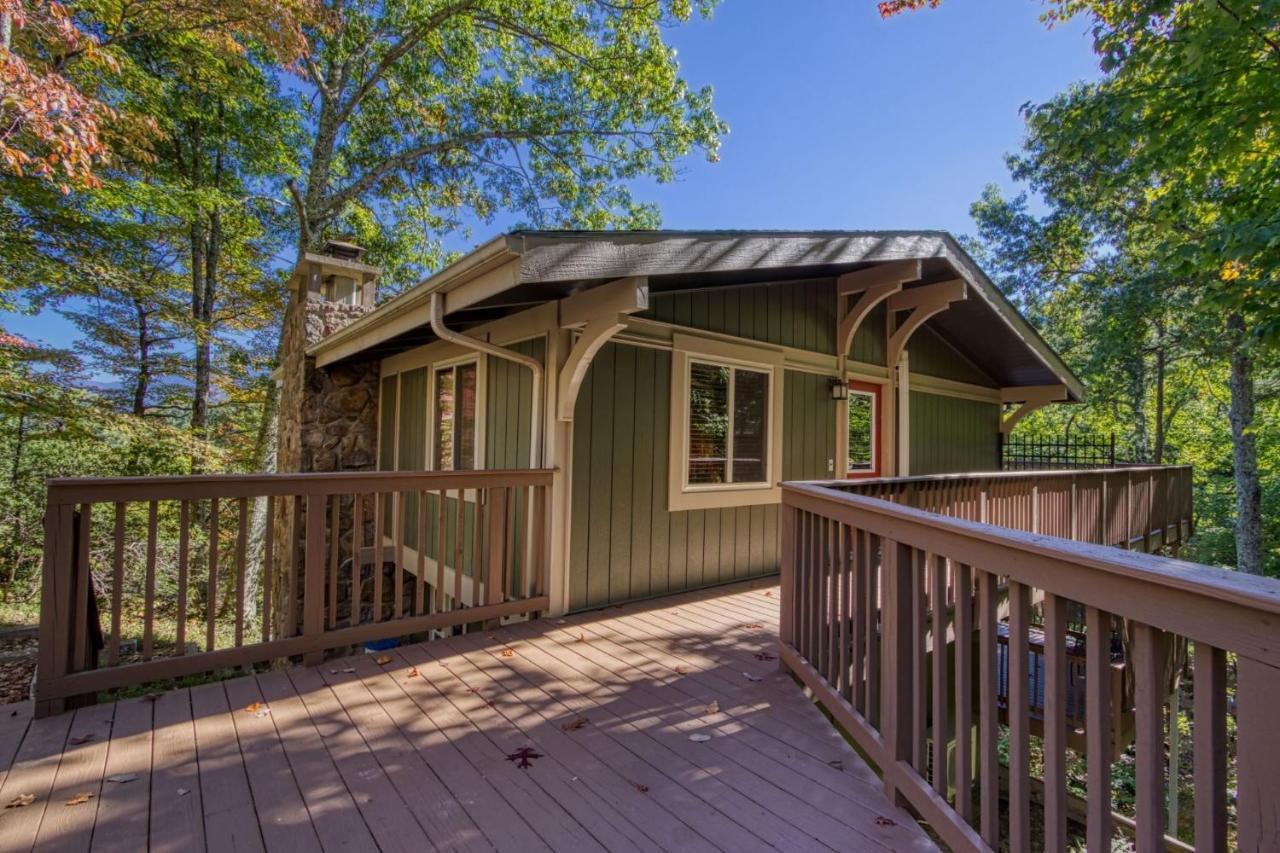 Holiday home Views: Mountain With Expansive Decks