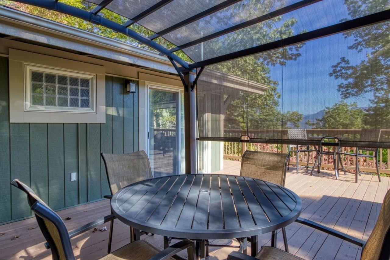 Views: Mountain With Expansive Decks