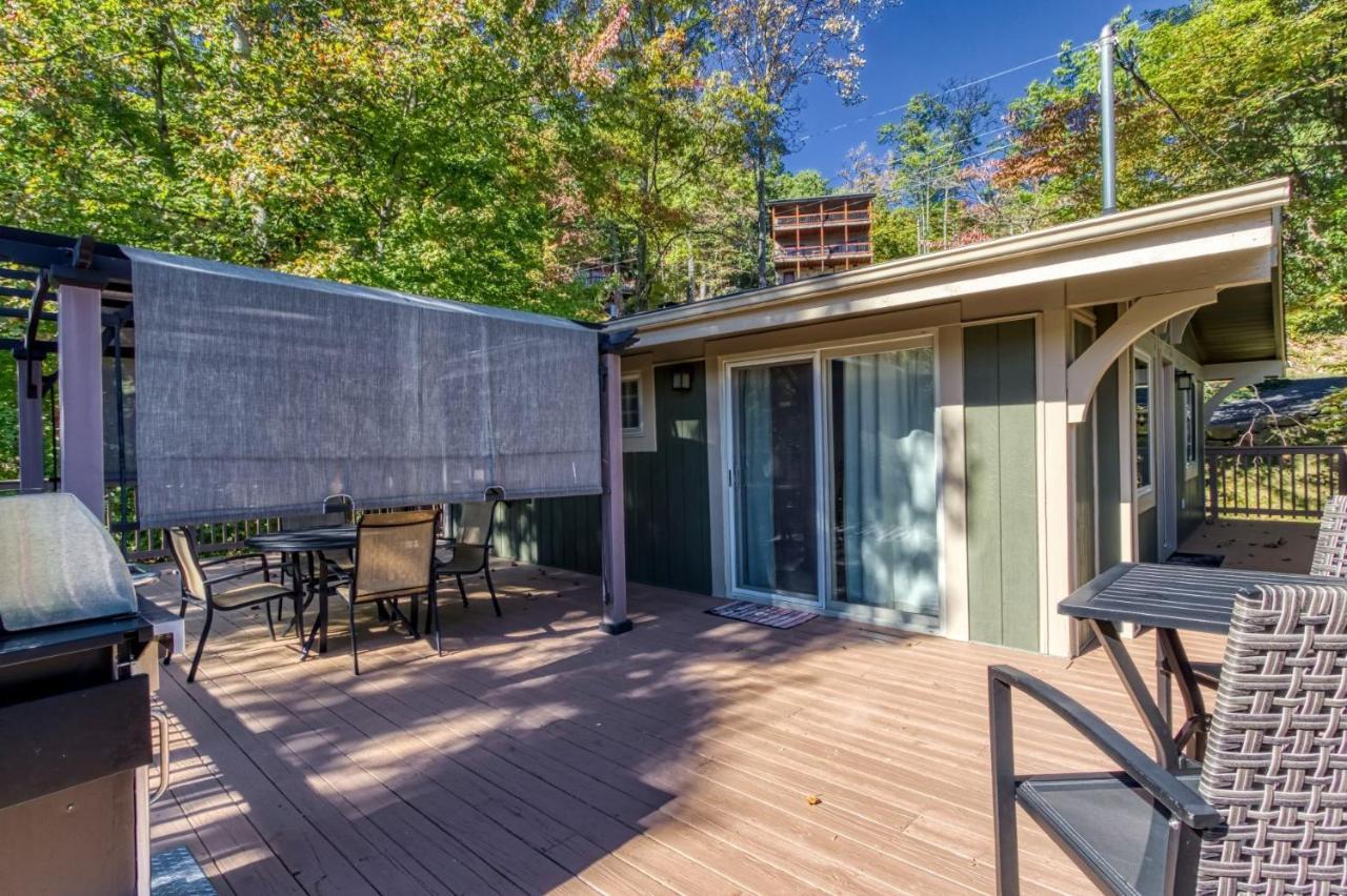 Views: Mountain With Expansive Decks