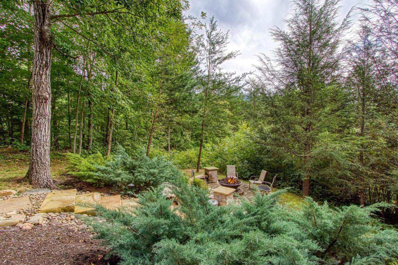 Mountain Jewel, Hot Tub, Theater Room, 1089 Free Tickets Each Paid Day, Dollywood And More! *