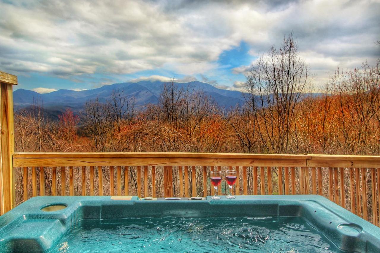 Holiday home Paradise Vista, Amazing Mtn Views, Hot Tub, 1089 Free Tickets Each Paid Day, Dollywood And Gatlinburg