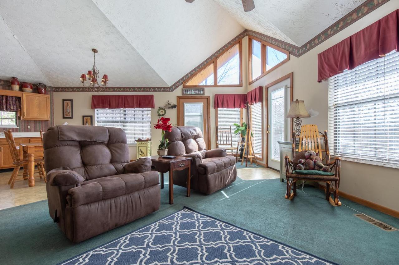 Holiday home Mountain High View, 3 Bedrooms, Pool Access, Fireplace, Wifi, Sleeps 8 Gatlinburg