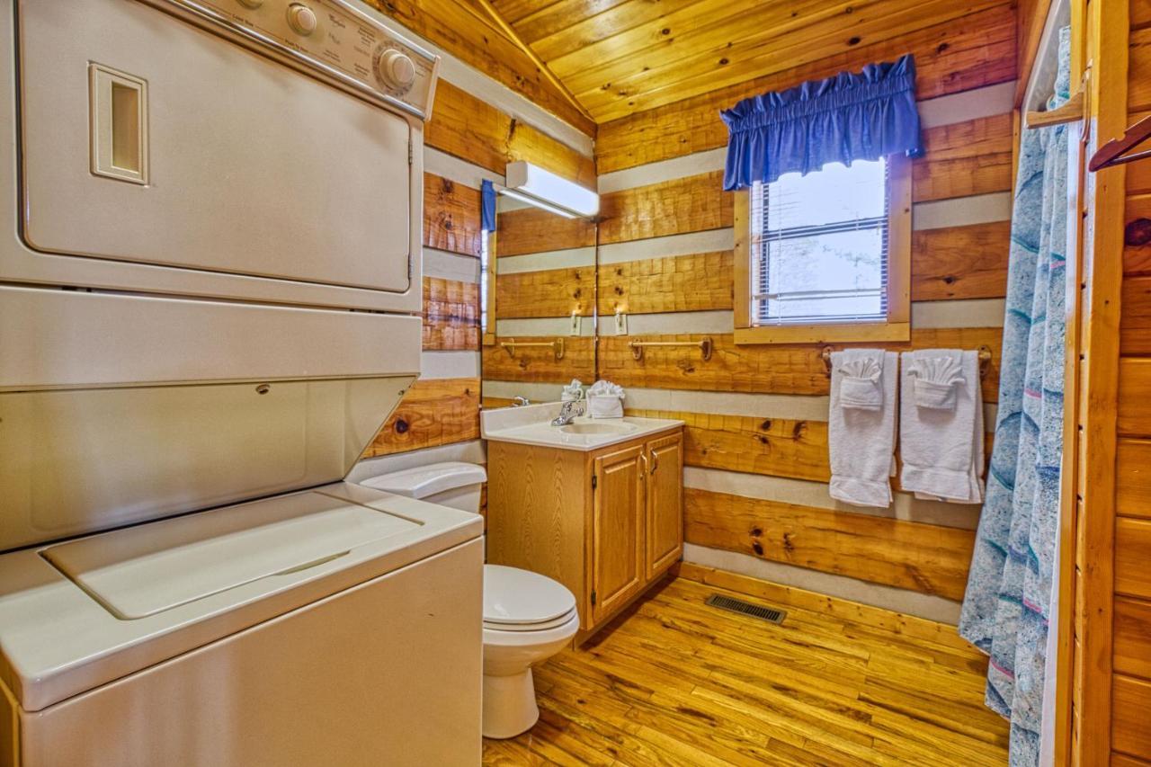 Holiday home Kear's Mountain Magic, 1 Bedroom, Hot Tub, Grill, Jetted Tub, Sleeps 2