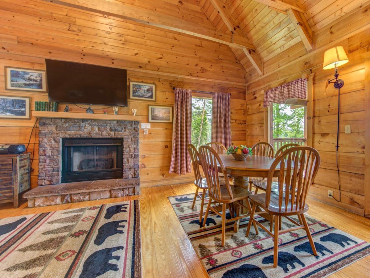 Bear Tracks, 2 Bedrooms, Hot Tub, Fireplace, Wifi, Jetted Tub, Sleeps 6