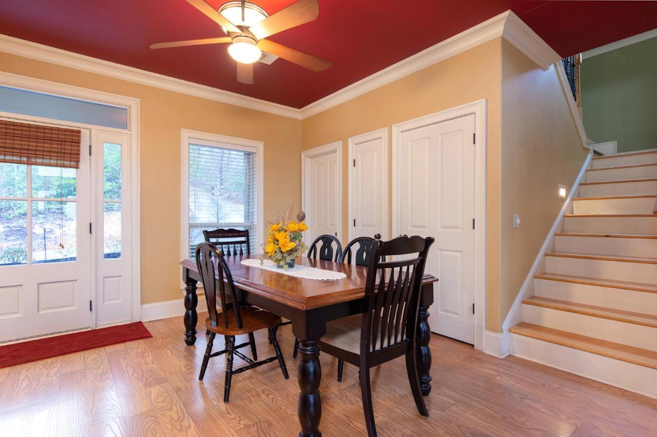 Cajun Spice, 2 Bedrooms, Mountain View, Hot Tub, Wifi, Sleeps 6 *