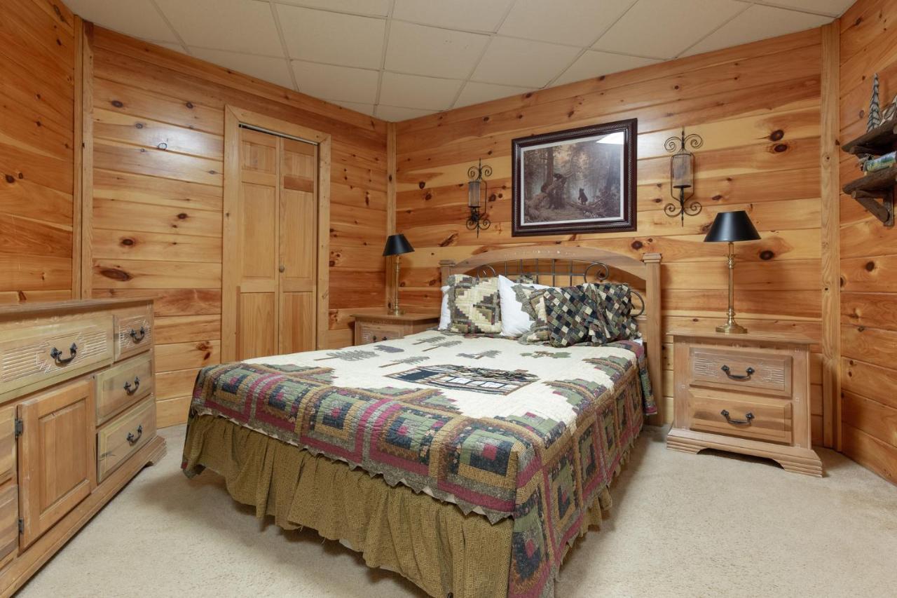 Holiday home Mountain High View, 3 Bedrooms, Pool Access, Fireplace, Wifi, Sleeps 8 *