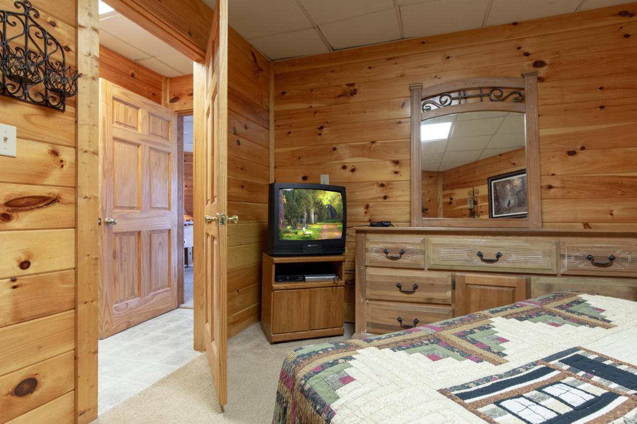 Holiday home Mountain High View, 3 Bedrooms, Pool Access, Fireplace, Wifi, Sleeps 8 Gatlinburg