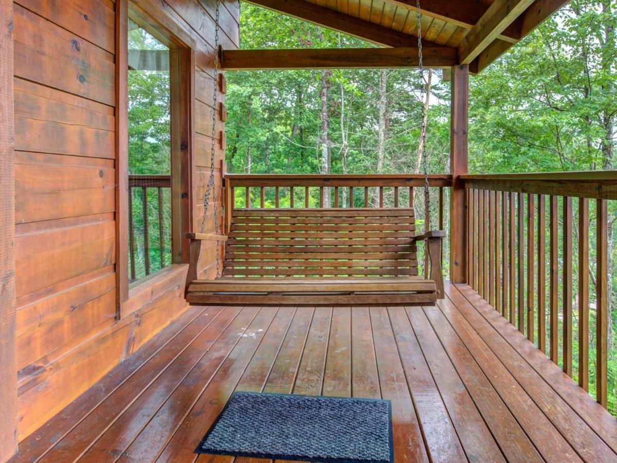 Holiday home Bear Tracks, 2 Bedrooms, Hot Tub, Fireplace, Wifi, Jetted Tub, Sleeps 6 Gatlinburg