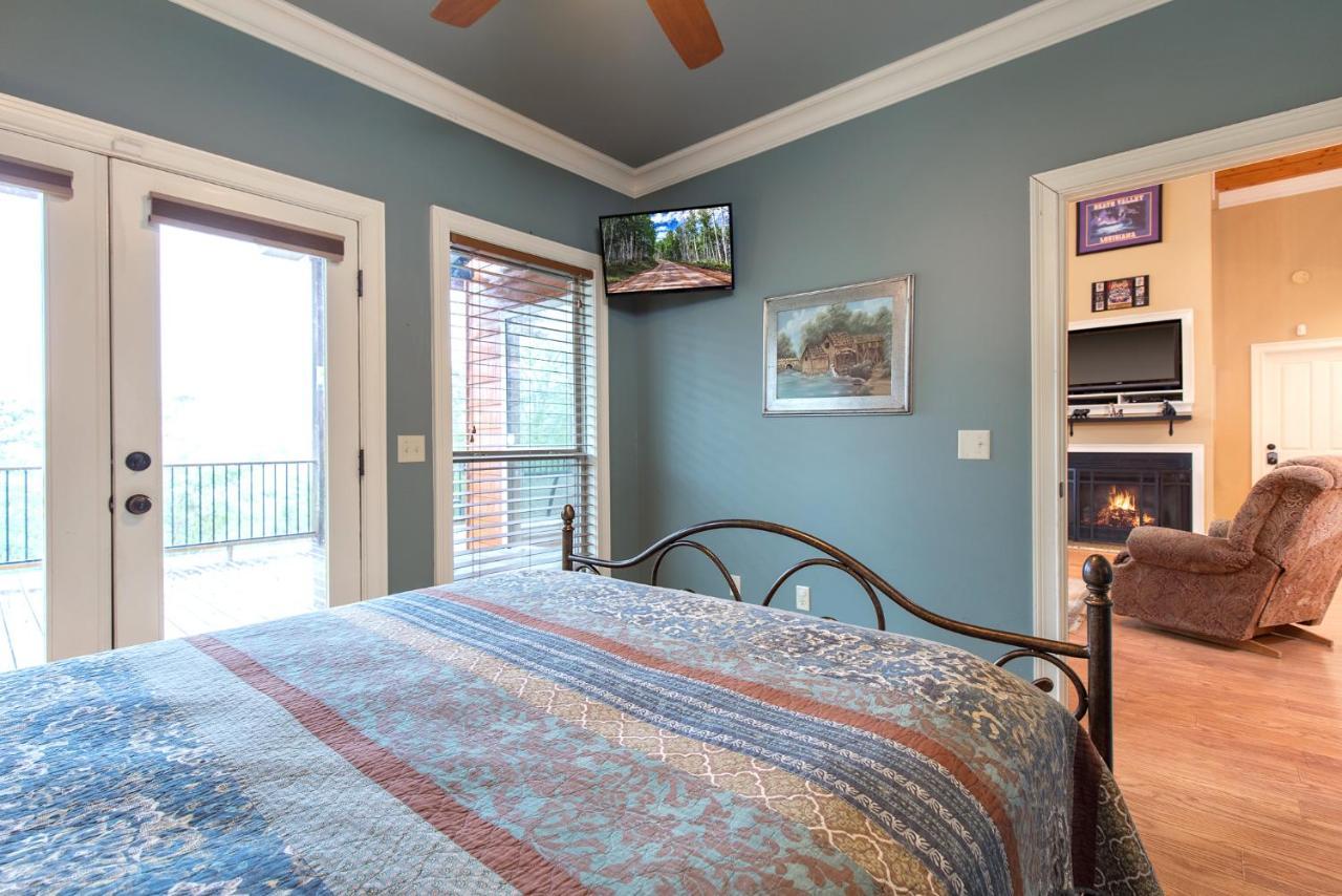 Cajun Spice, 2 Bedrooms, Mountain View, Hot Tub, Wifi, Sleeps 6