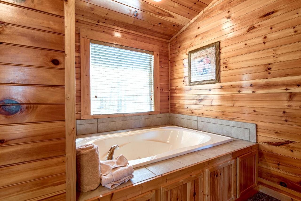 Hemlock Manor * Gatlinburg