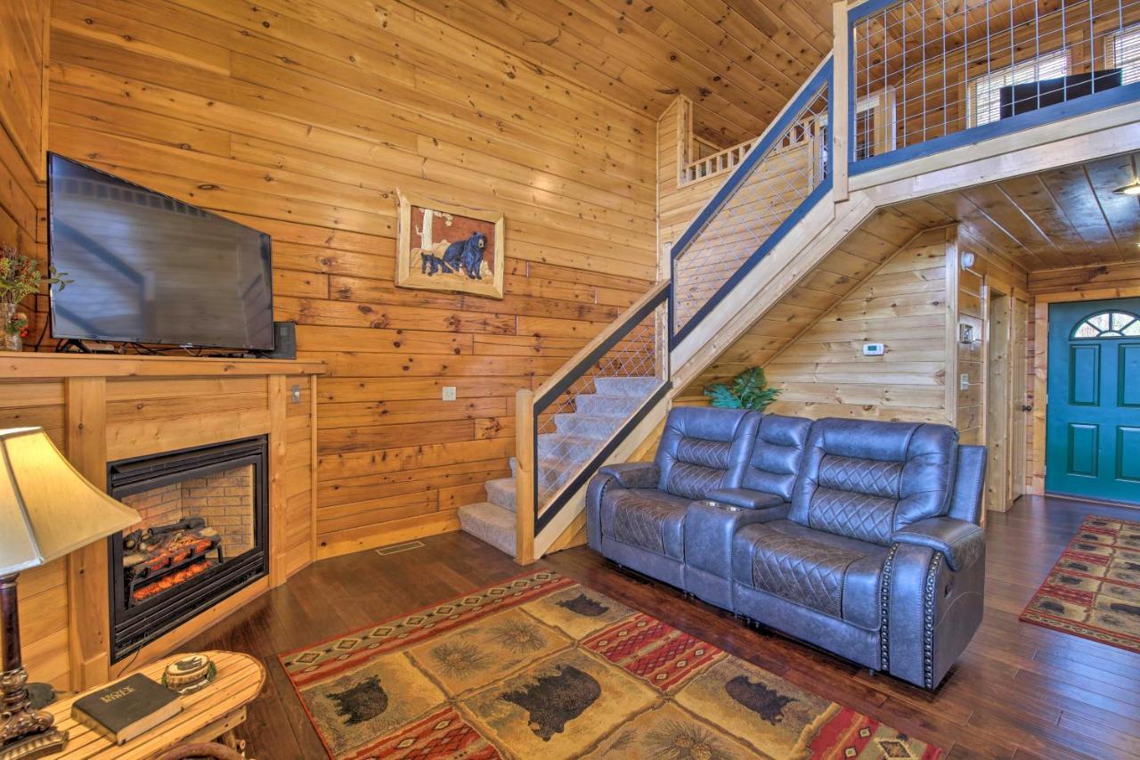 Holiday home With Pool Table And Hot Tub! Gatlinburg