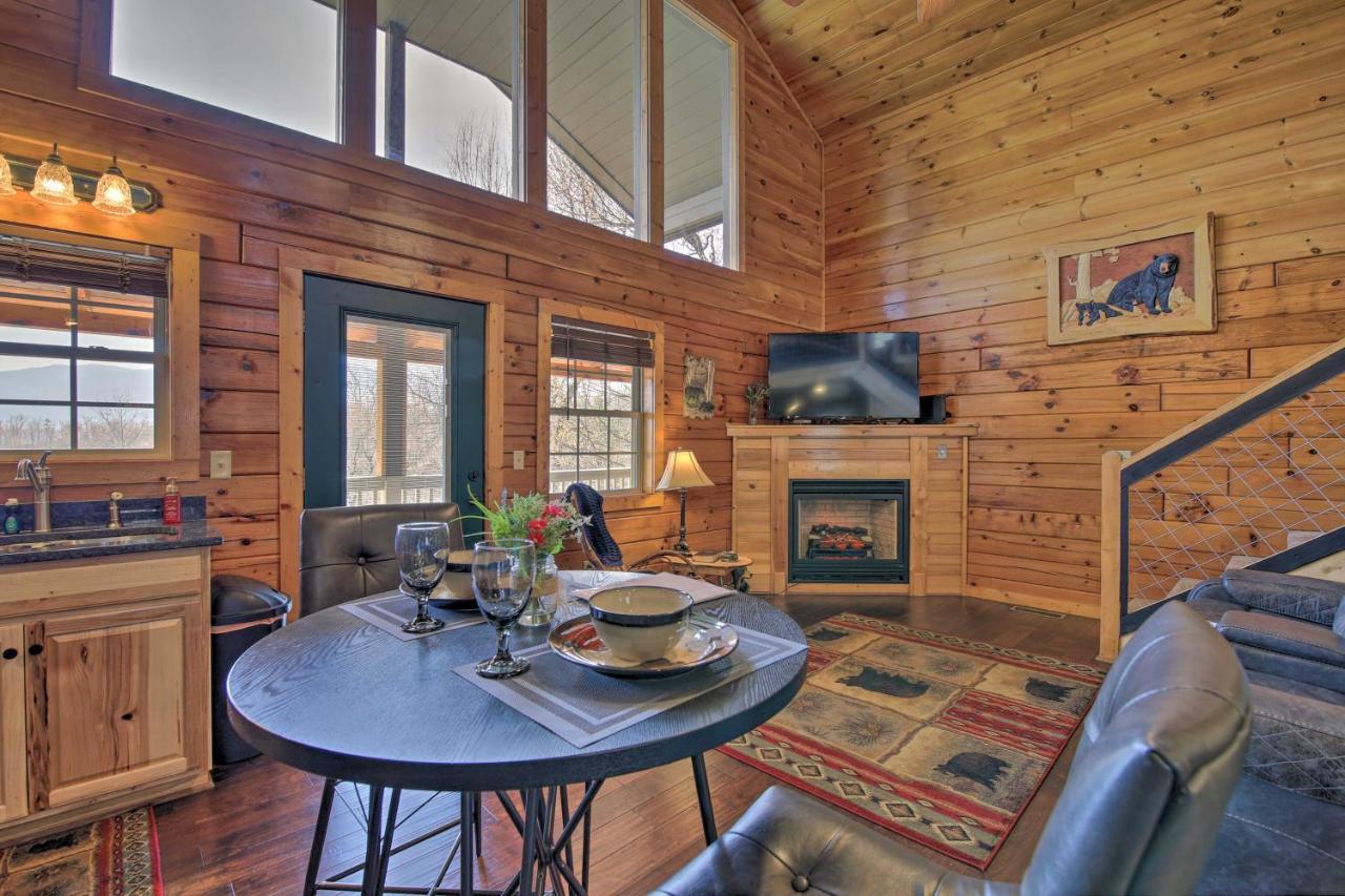 Holiday home With Pool Table And Hot Tub! Gatlinburg
