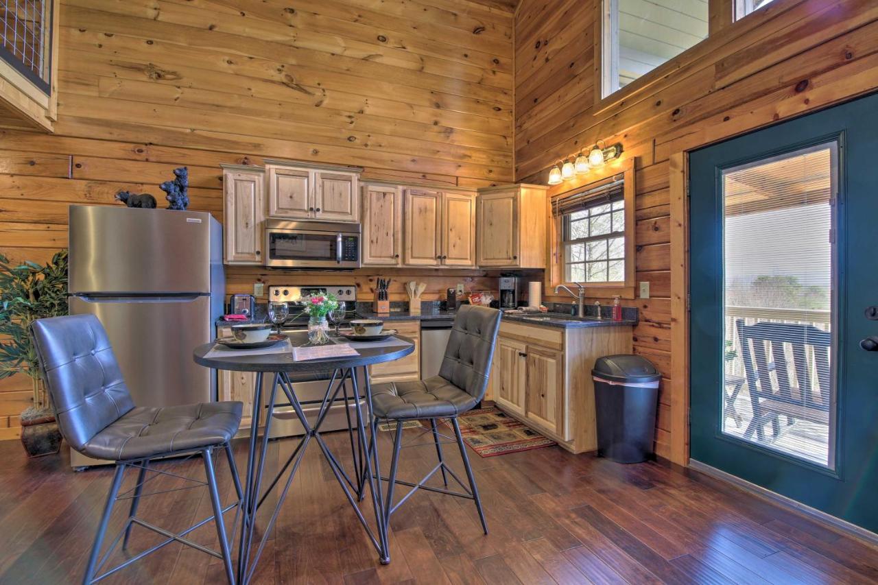 Holiday home With Pool Table And Hot Tub! Gatlinburg