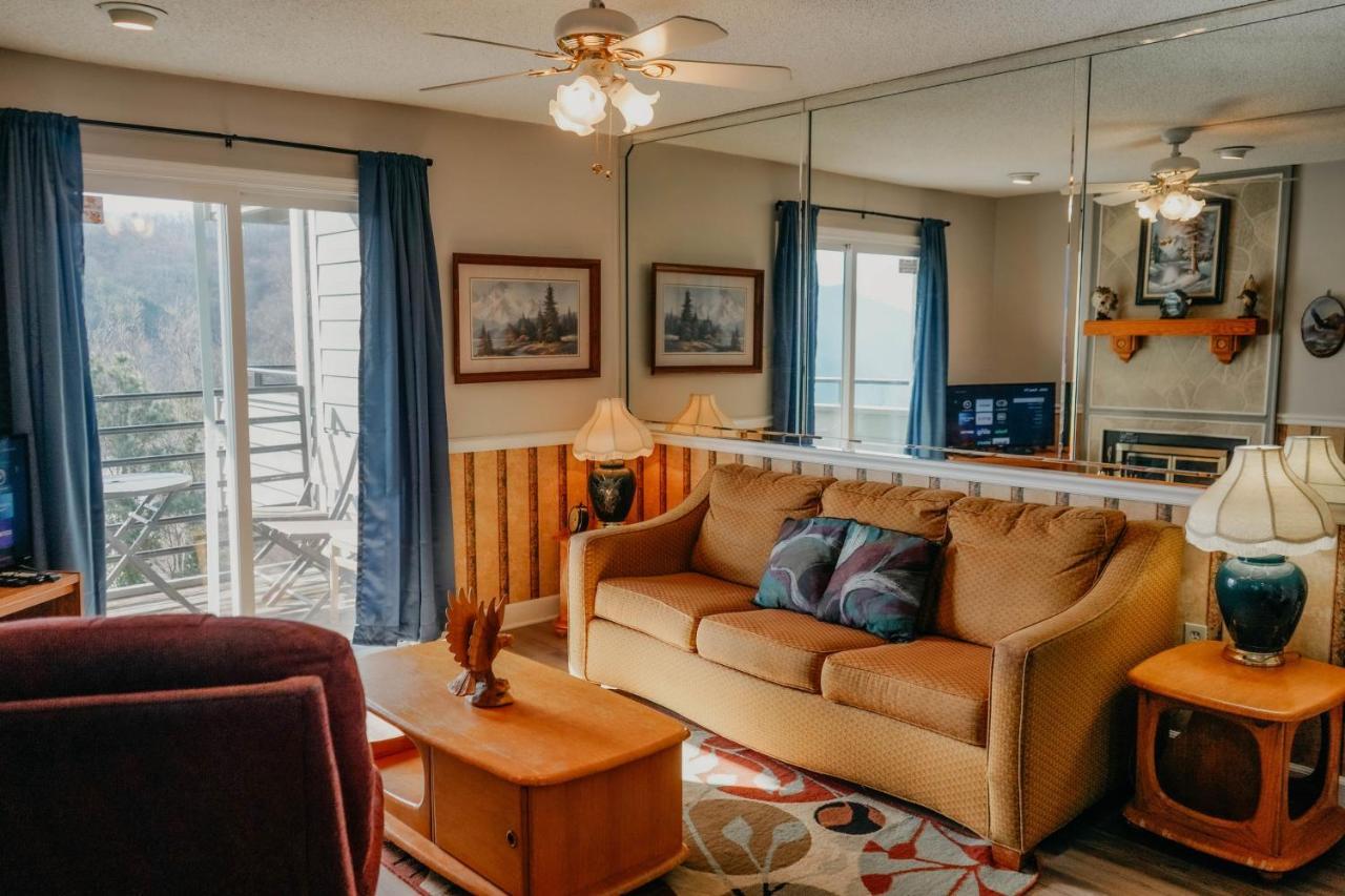 Smoky Mountains With Balcony *
