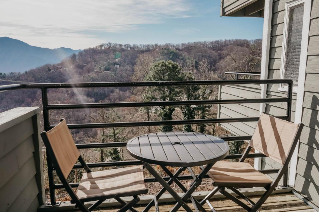 Apartment Smoky Mountains With Balcony