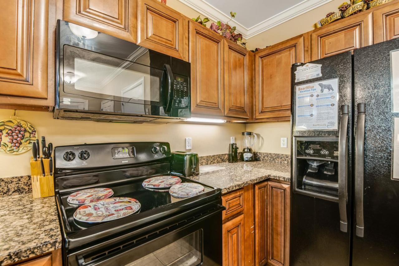 Apartment Summit Manor Unit B3052