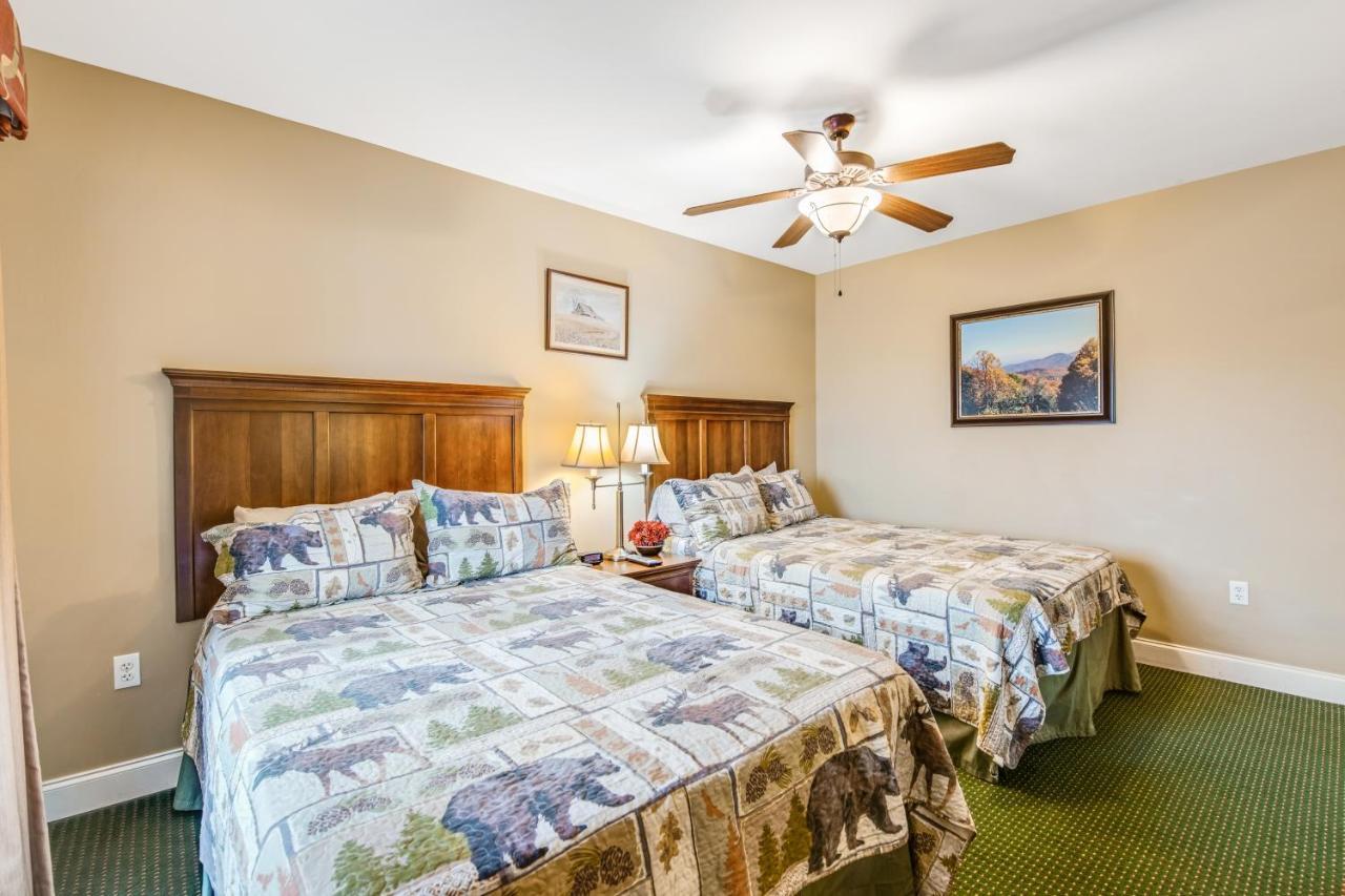 Summit Manor Unit B3052 *