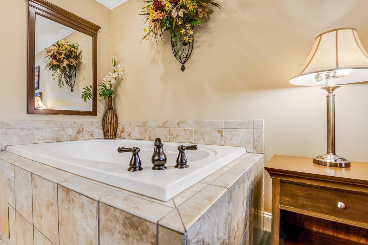 Apartment Summit Manor Unit B3052 *