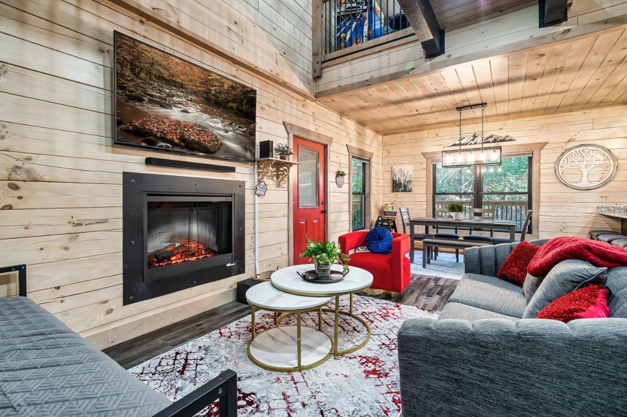 New Luxury Vacation In Smoky - Theater * Gatlinburg