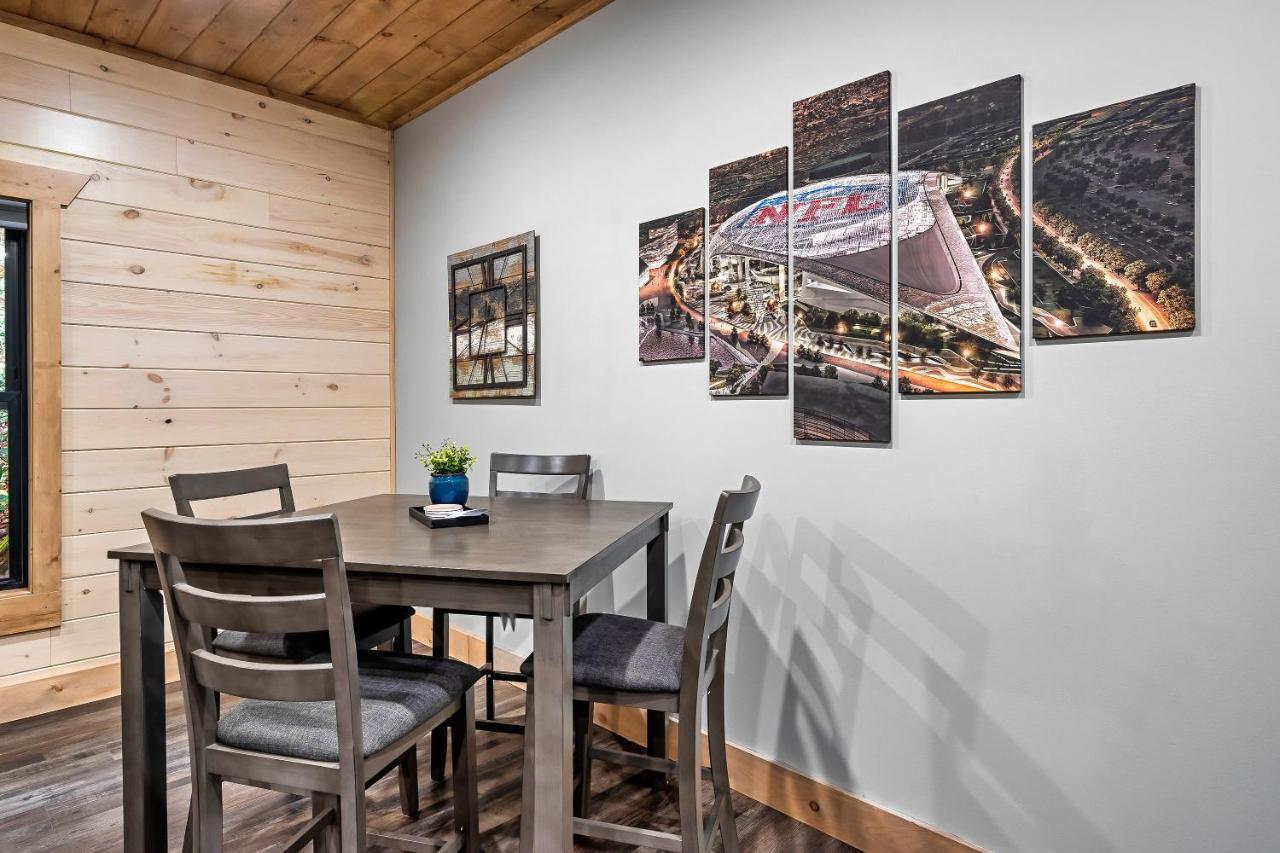 New Luxury Vacation In Smoky - Theater Holiday home *