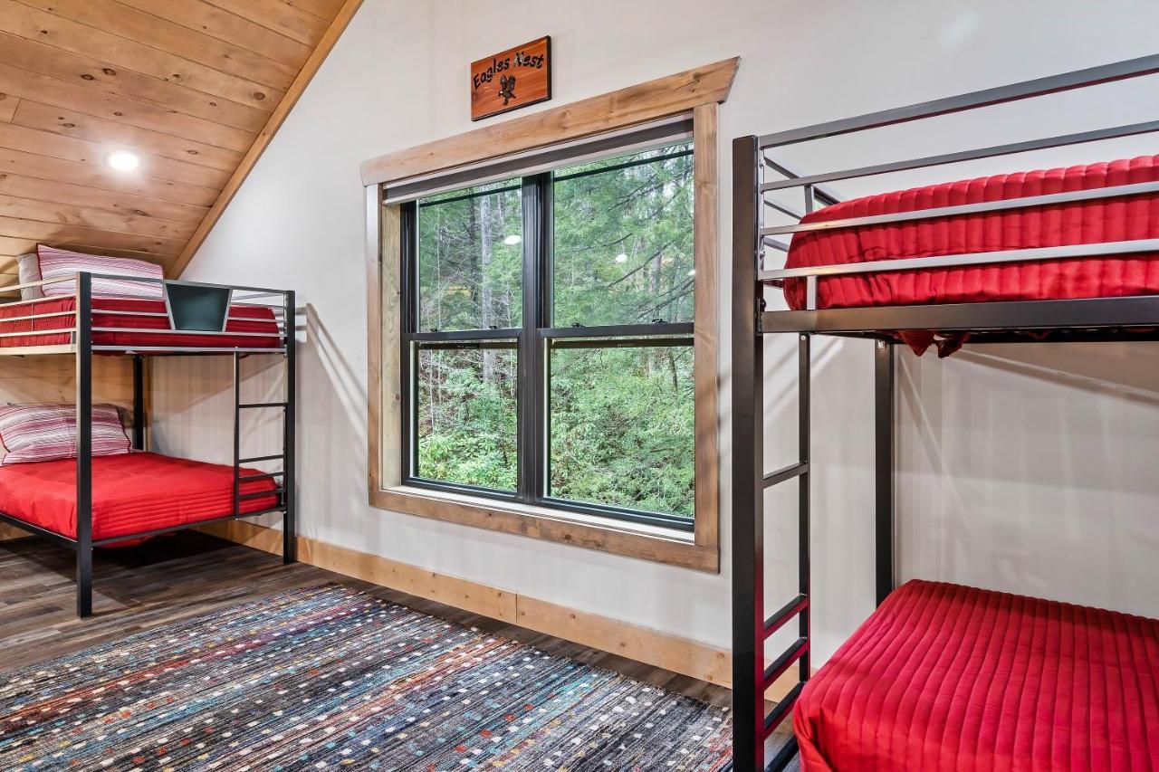 New Luxury Vacation In Smoky - Theater * Gatlinburg