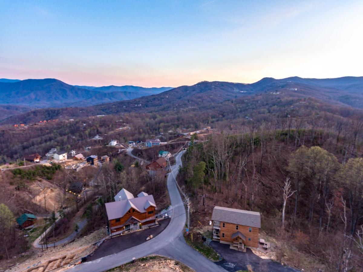 Piney Estate Hot Tub Game Theater Holiday home