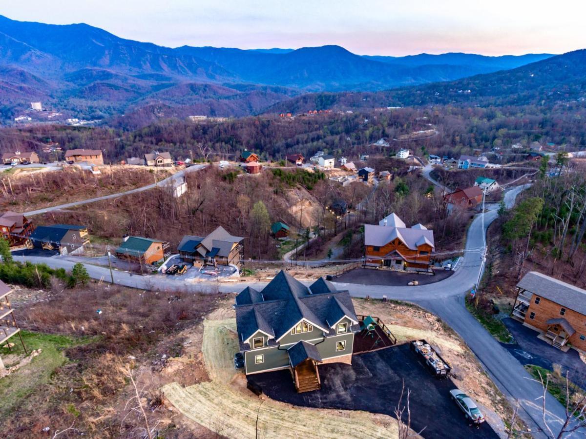 Piney Estate Hot Tub Game Theater Holiday home