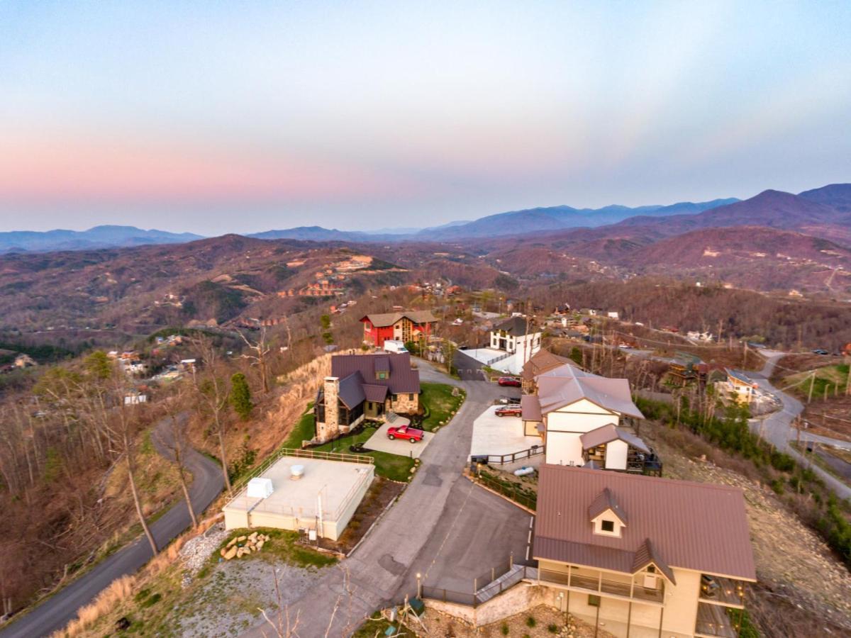 Holiday home Piney Estate Hot Tub Game Theater Gatlinburg