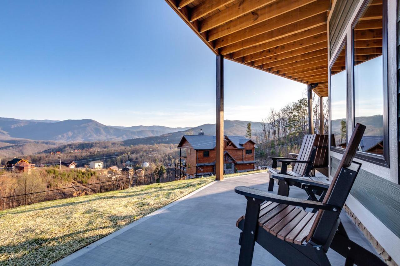 Piney Estate Hot Tub Game Theater Holiday home Gatlinburg