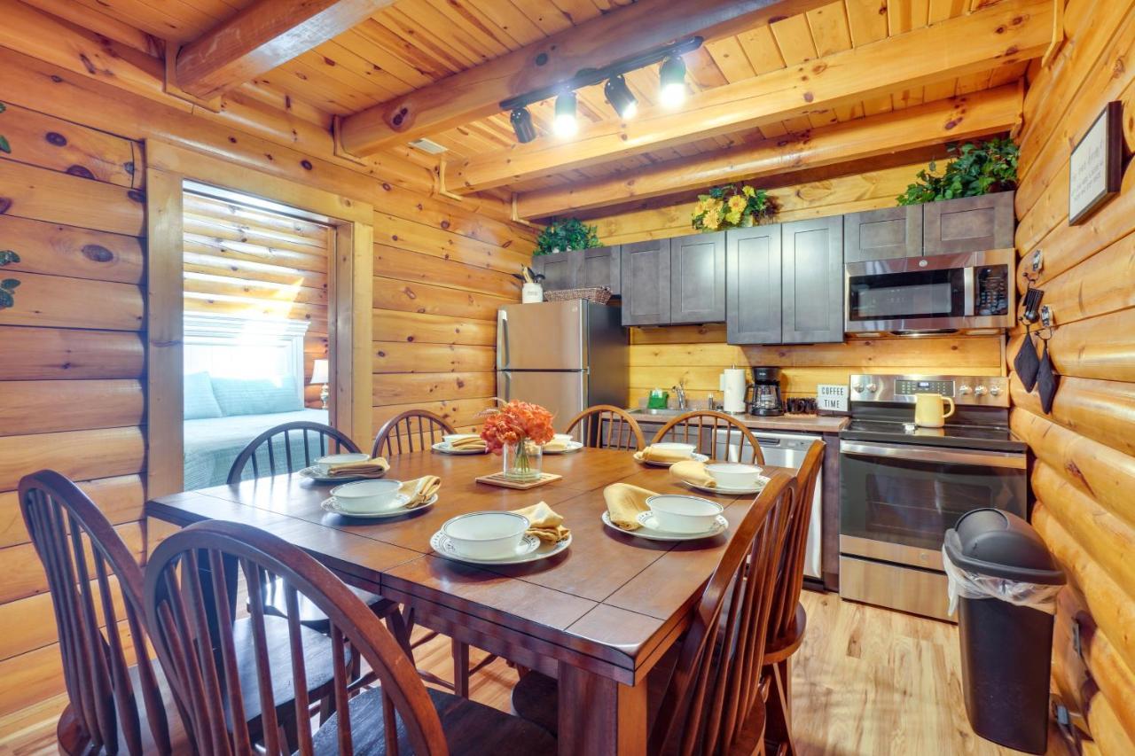 Lovely With Private Hot Tub! *