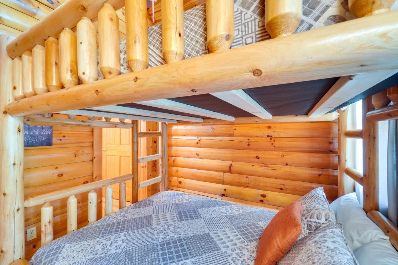 Holiday home Lovely With Private Hot Tub! Gatlinburg