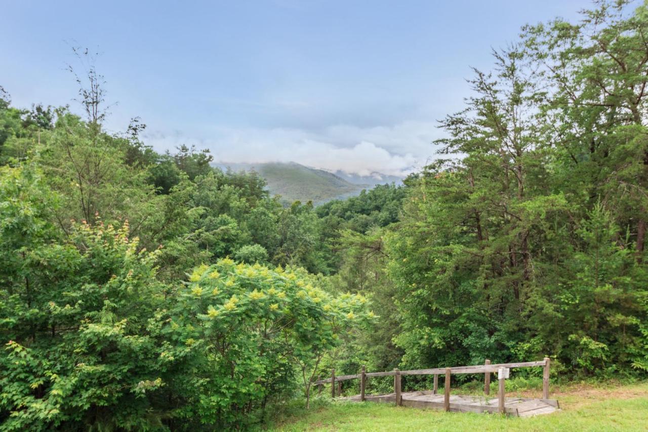 Cajun Spice, 2 Bedrooms, Mountain View, Hot Tub, Wifi, Sleeps 6 Holiday home *