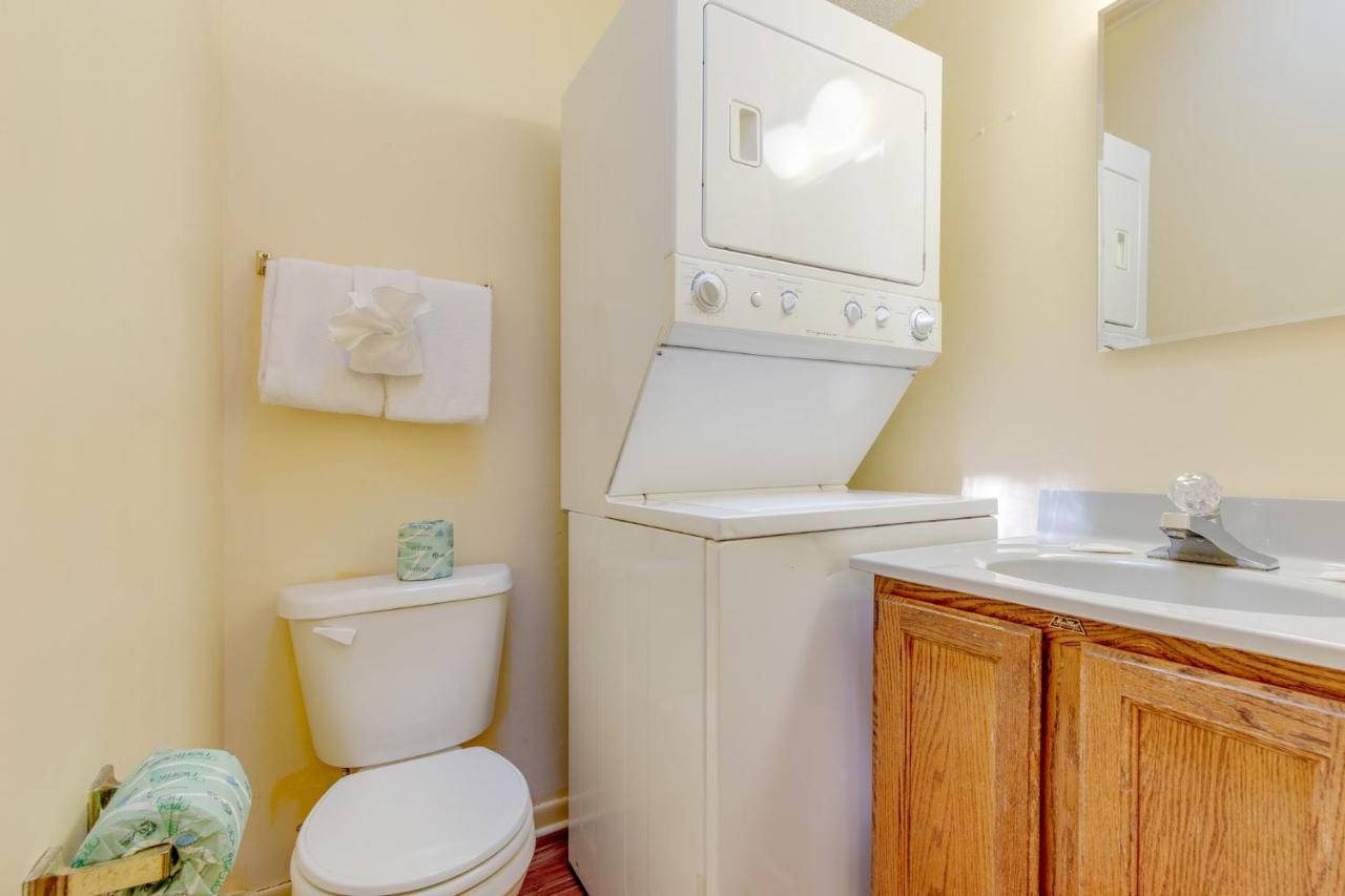 Holiday home Smoky View Chalet, 2 Bedrooms, Pool Table, Foosball, Pool Access, Sleeps 6 Gatlinburg