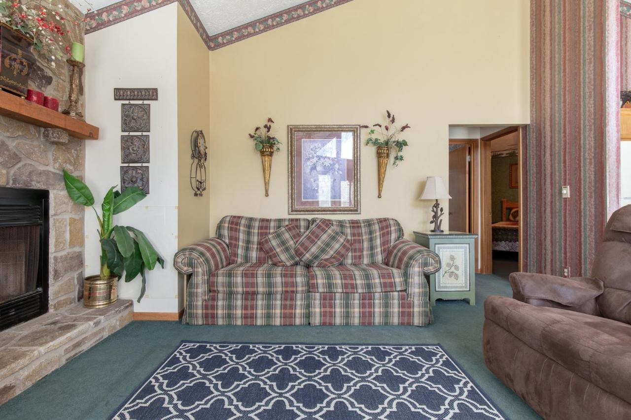 Holiday home Mountain High View, 3 Bedrooms, Pool Access, Fireplace, Wifi, Sleeps 8