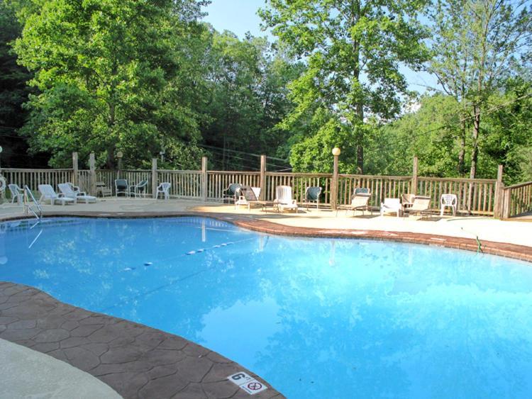 Holiday home Mountain High View, 3 Bedrooms, Pool Access, Fireplace, Wifi, Sleeps 8 Gatlinburg