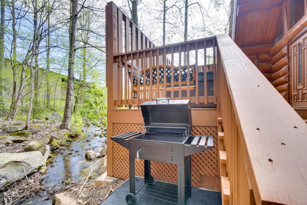 Lovely With Private Hot Tub!