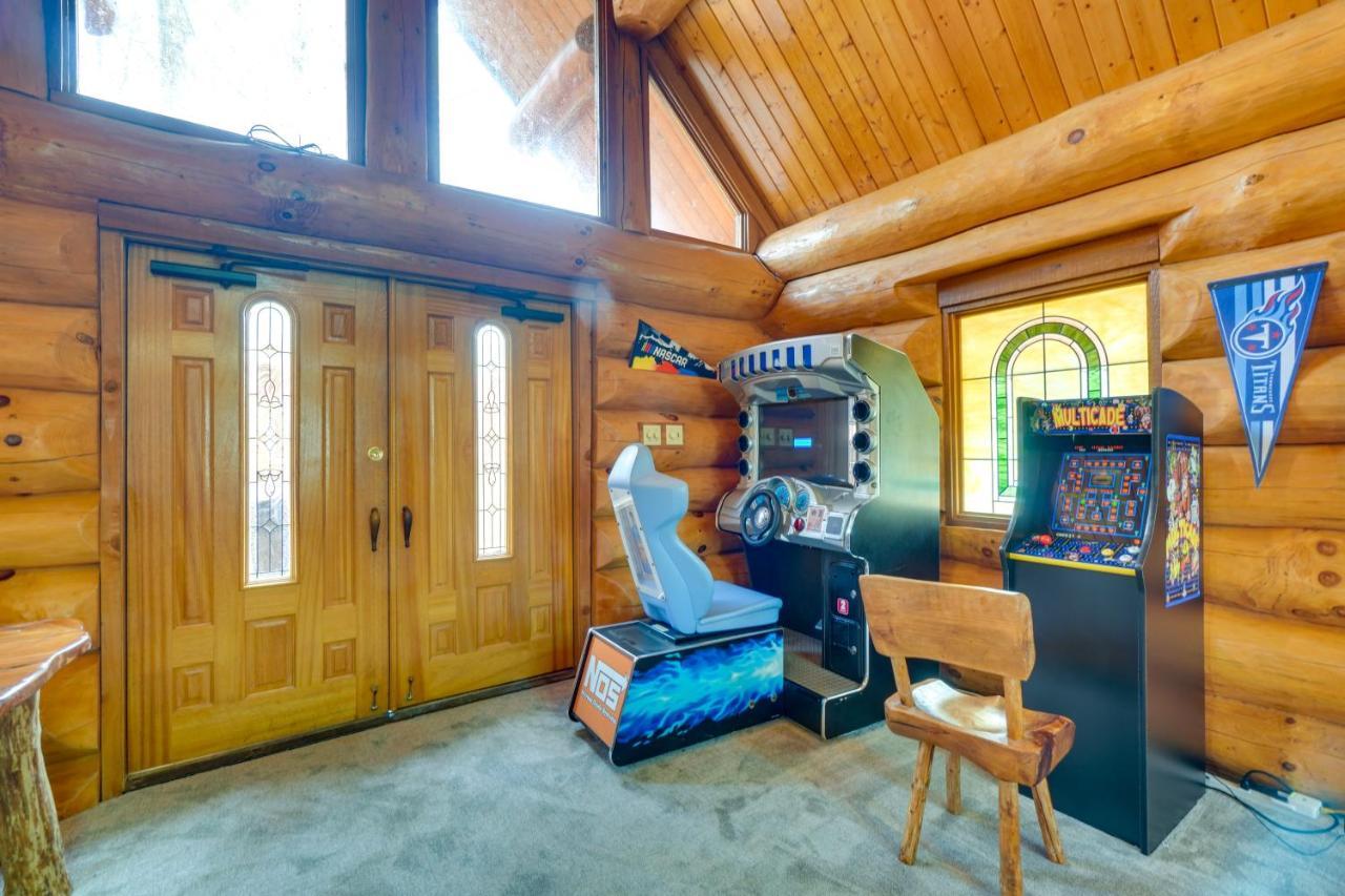 Lovely With Private Hot Tub! *