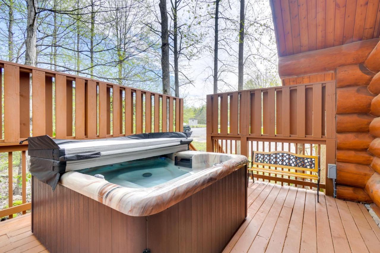 Lovely With Private Hot Tub! *